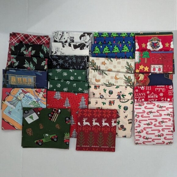25 Fat Quarters in Mixed Christmas Themes (each 18x20 inches) - Picture 3 of 3